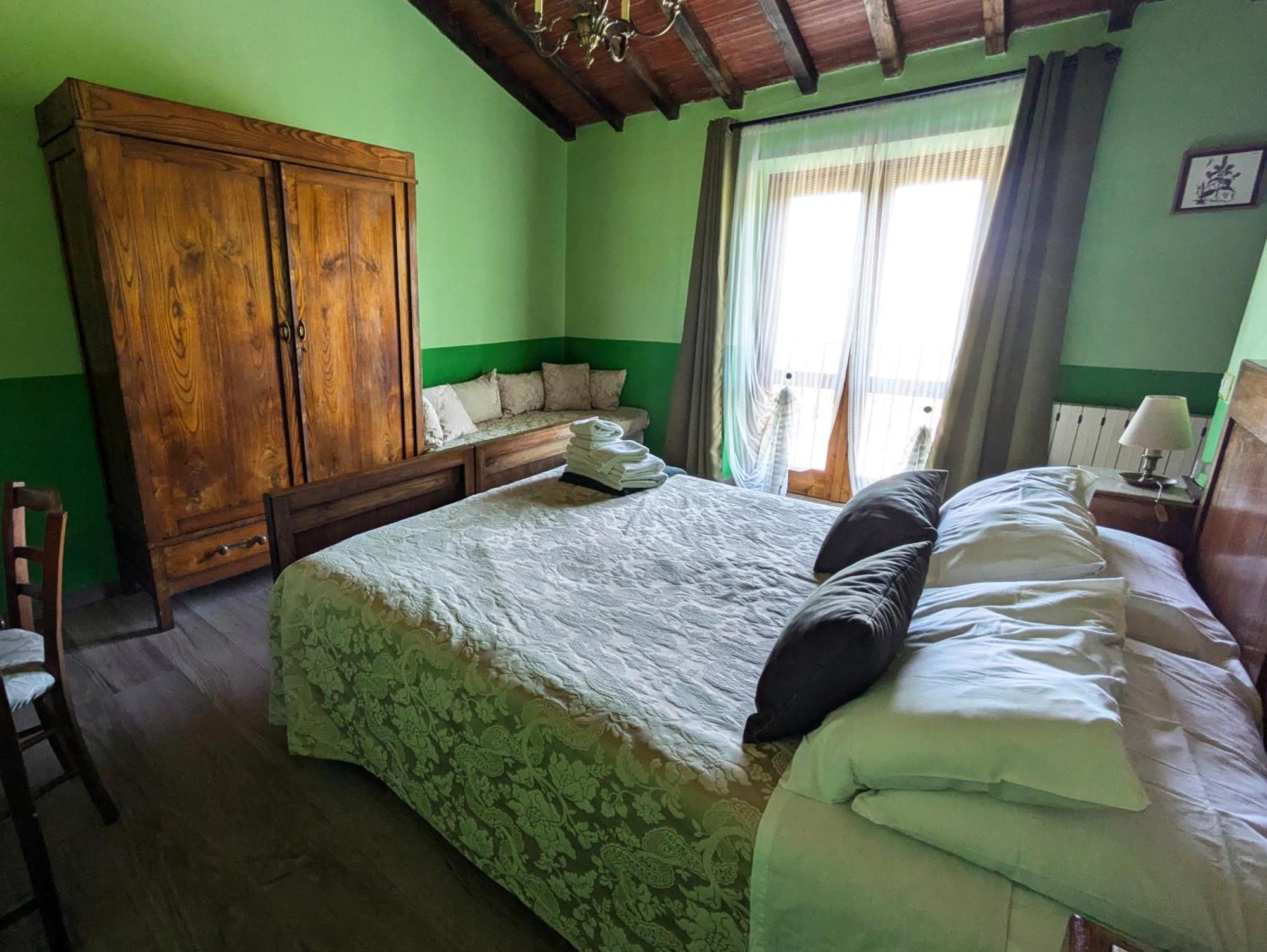 La Bugneta Panzió Pietrasanta Szoba fotó